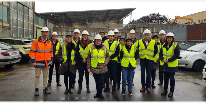 La délégation wallonne lors de la visite de SORTERA-SOGETRI, réseau qui assure un traitement et une valorisation respectueuses des déchets à Genève