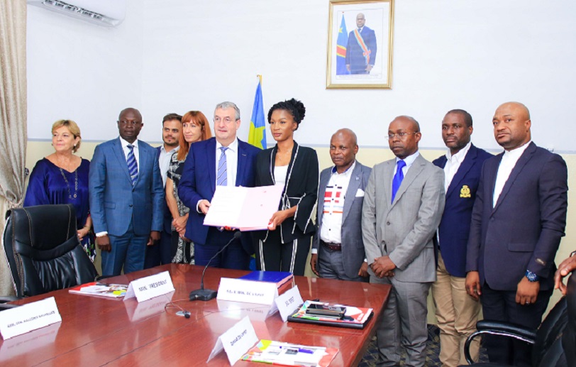 Signature de la convention IFADEM (c) DGWB Kinshasa