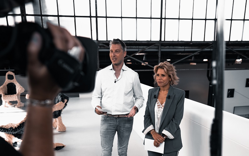 L’émission 400 millions de critiques de TV5Monde au BPS22 à Charleroi (c) J. Van Belle - WBI