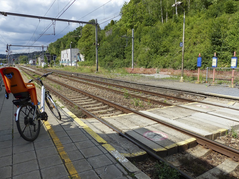 Charleroi en train et vélo (c) WBT - Hike Up - Railtrip.travel