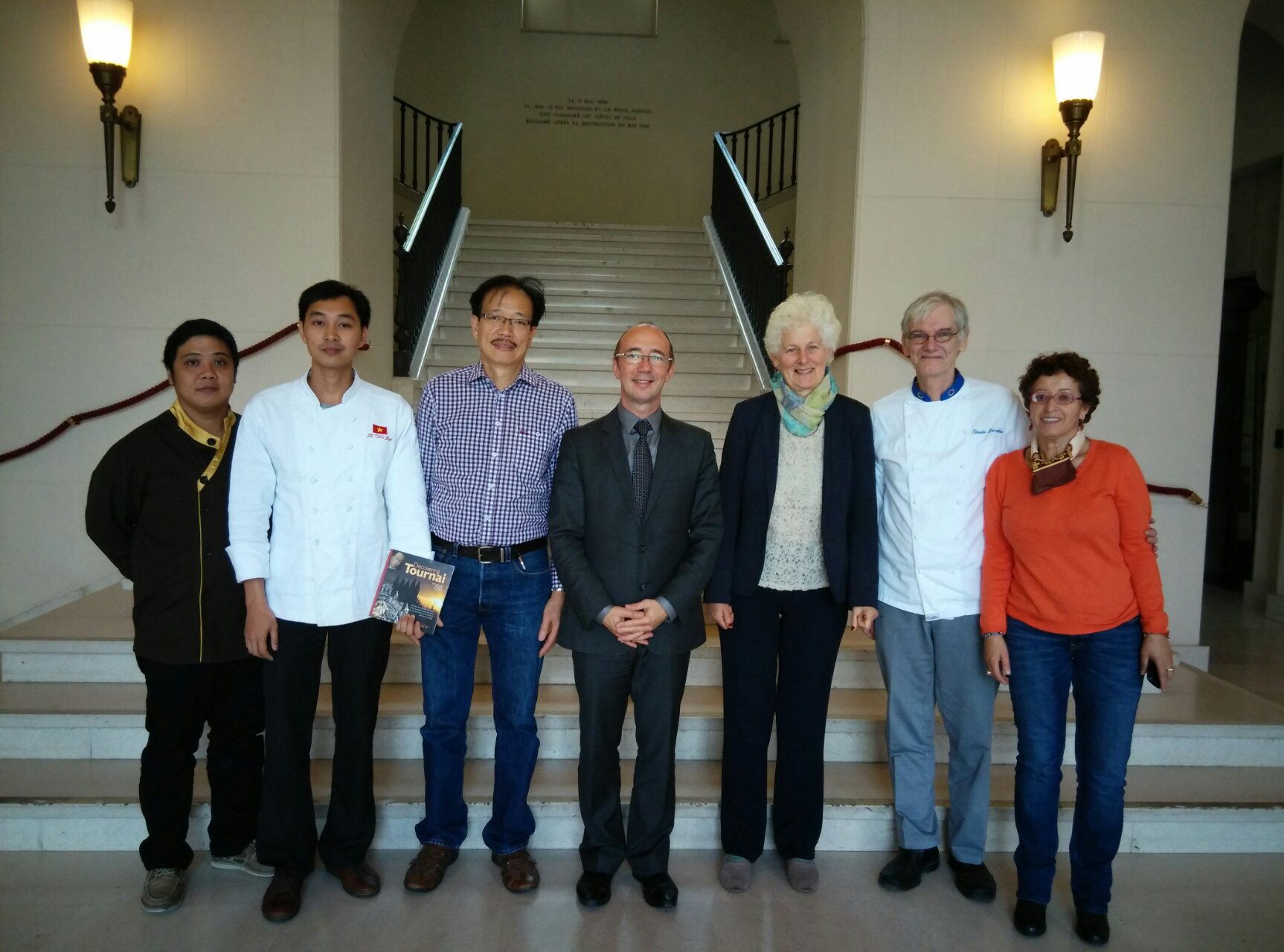 Rencontre entre Rudy Demotte et des cuisiniers vietnamiens à Tournai