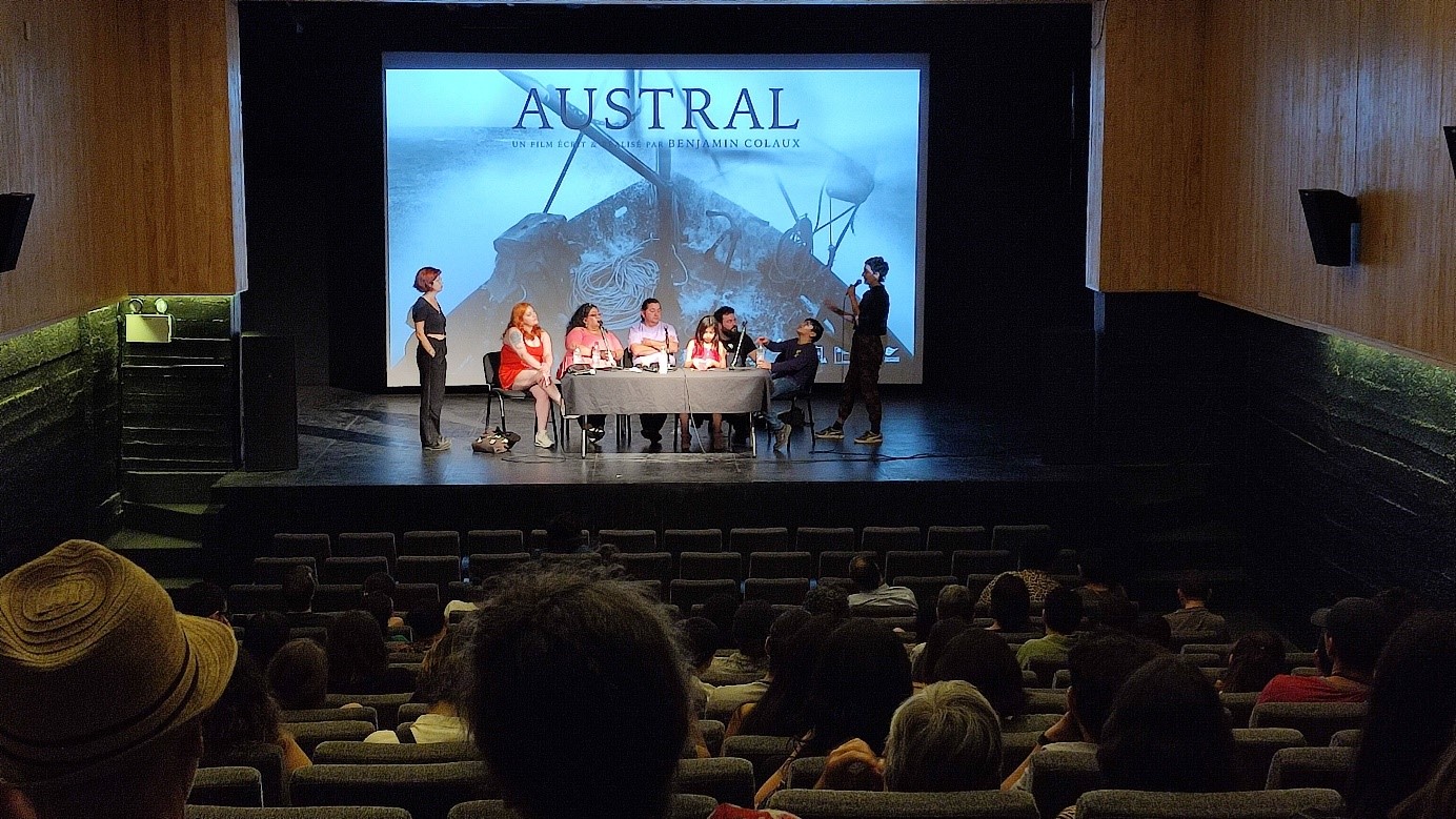 Table ronde à la suite de la projection du documentaire "Austral" à Santiago du Chili (c) RWB Chili
