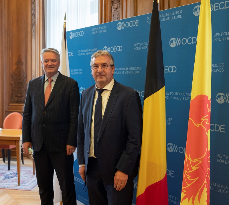 Le Ministre-Président Jeholet et le Secrétaire général de l’OCDE Mathias Corman (© Julien Daniel)