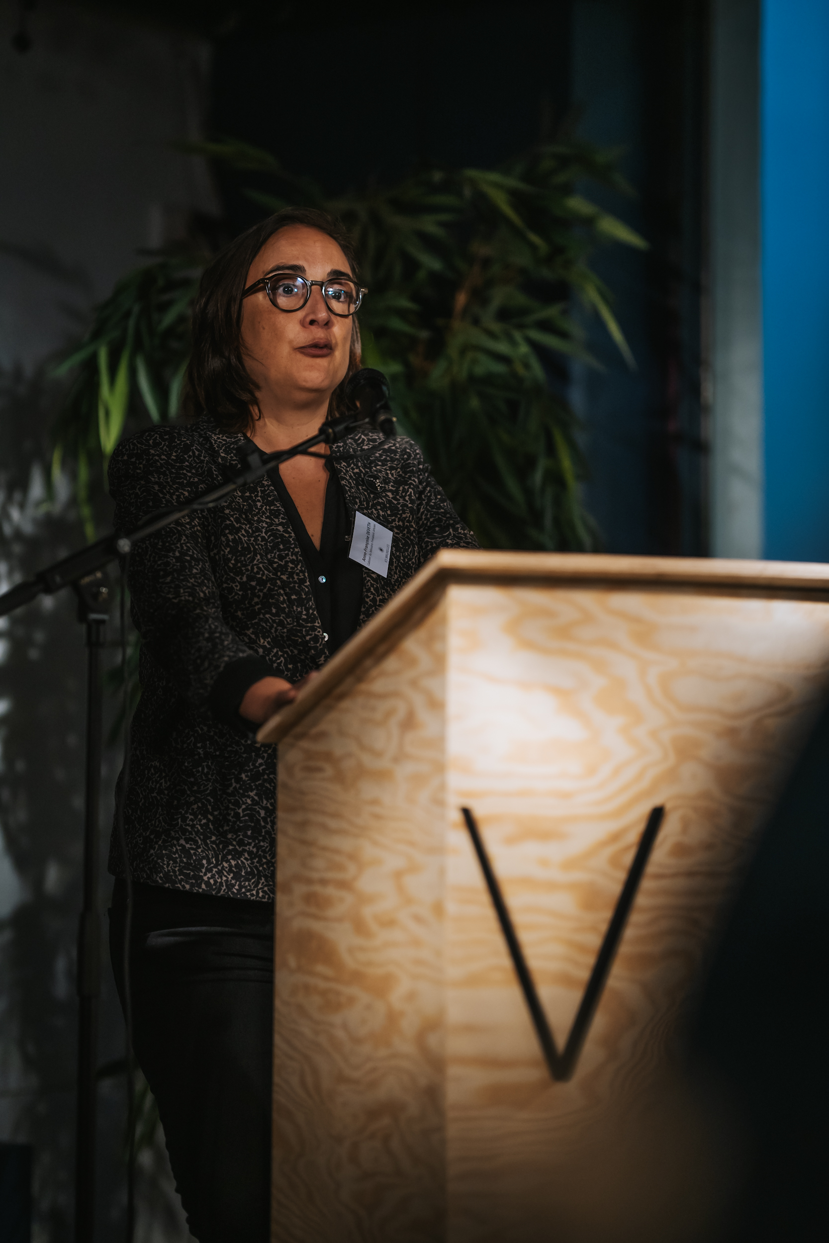 Anne-Françoise De Veth, Cheffe de cabinet adjointe du Ministre-Président de la FWB ©️ J. Van Belle - WBI Anne-Françoise De Veth, Cheffe de cabinet adjointe du Ministre-Président de la FWB