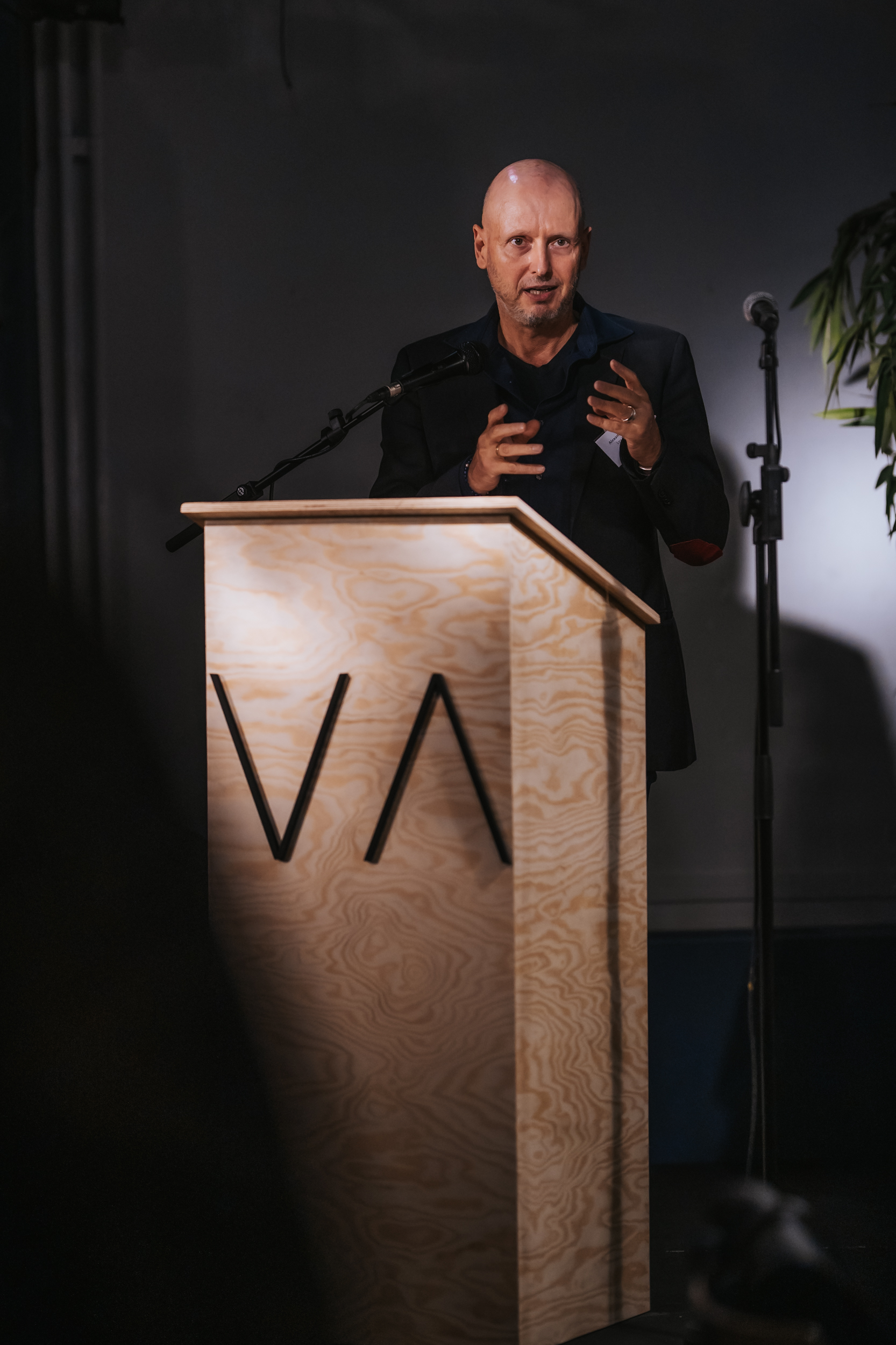Alexandre Caputo, Directeur artistique du Théâtre Les Tanneurs ©️ J. Van Belle - WBI Alexandre Caputo, Directeur artistique du Théâtre Les Tanneurs