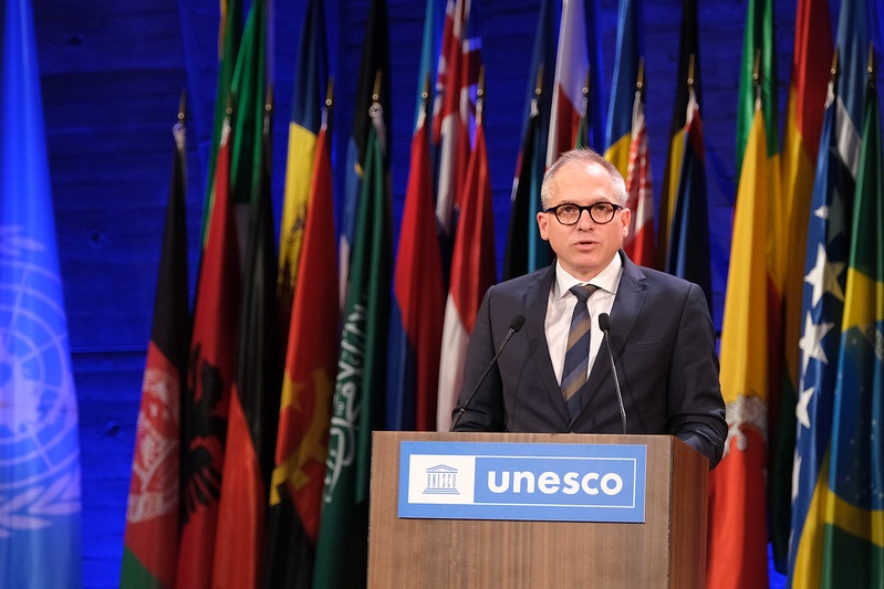 Ministre flamand Matthias Diependaele (c) UNESCO Ministre flamand Matthias Diependaele (c) UNESCO