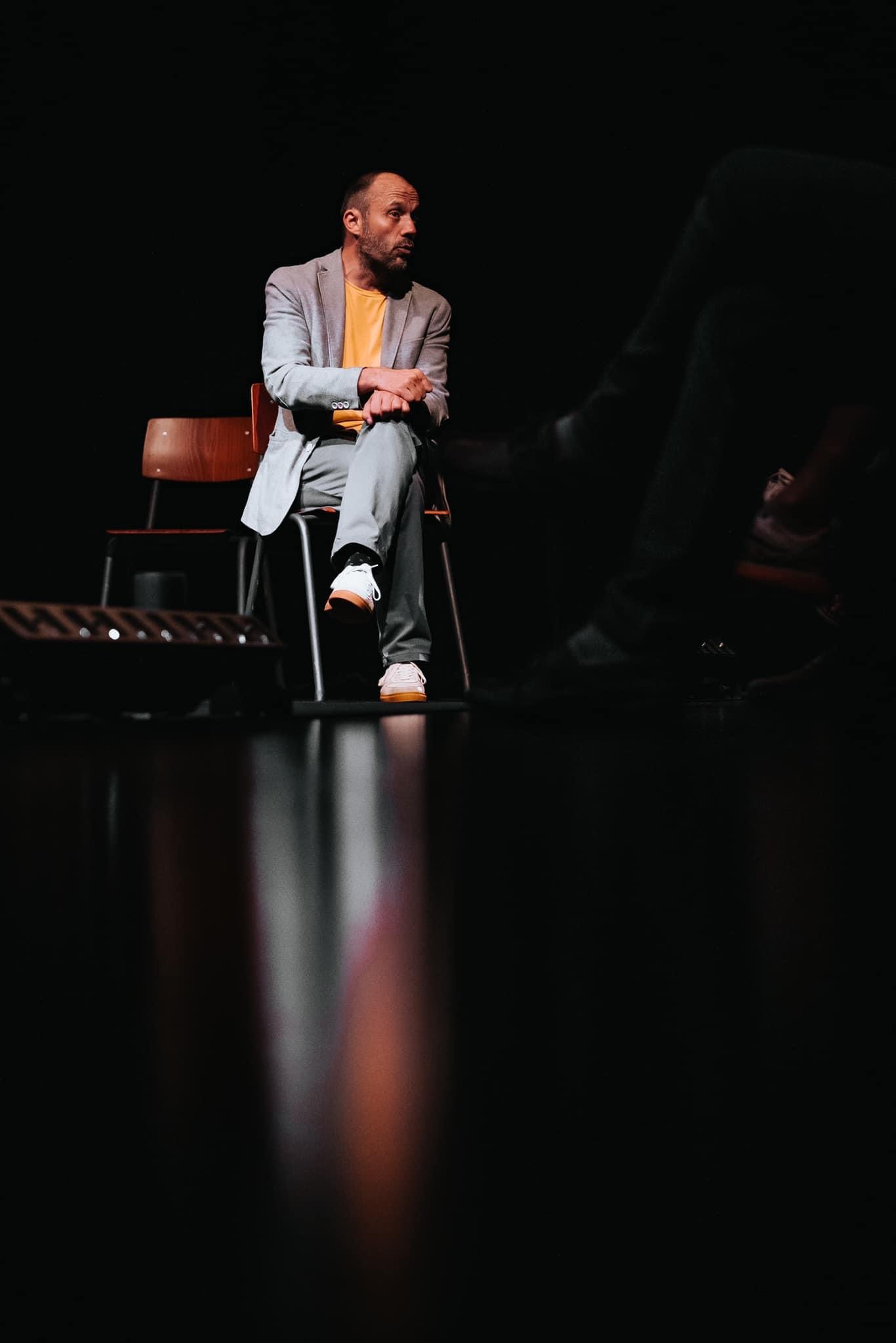 « Un silence ordinaire » par l’Inti Théâtre ©️ J. Van Belle - WBI « Un silence ordinaire » par l’Inti Théâtre