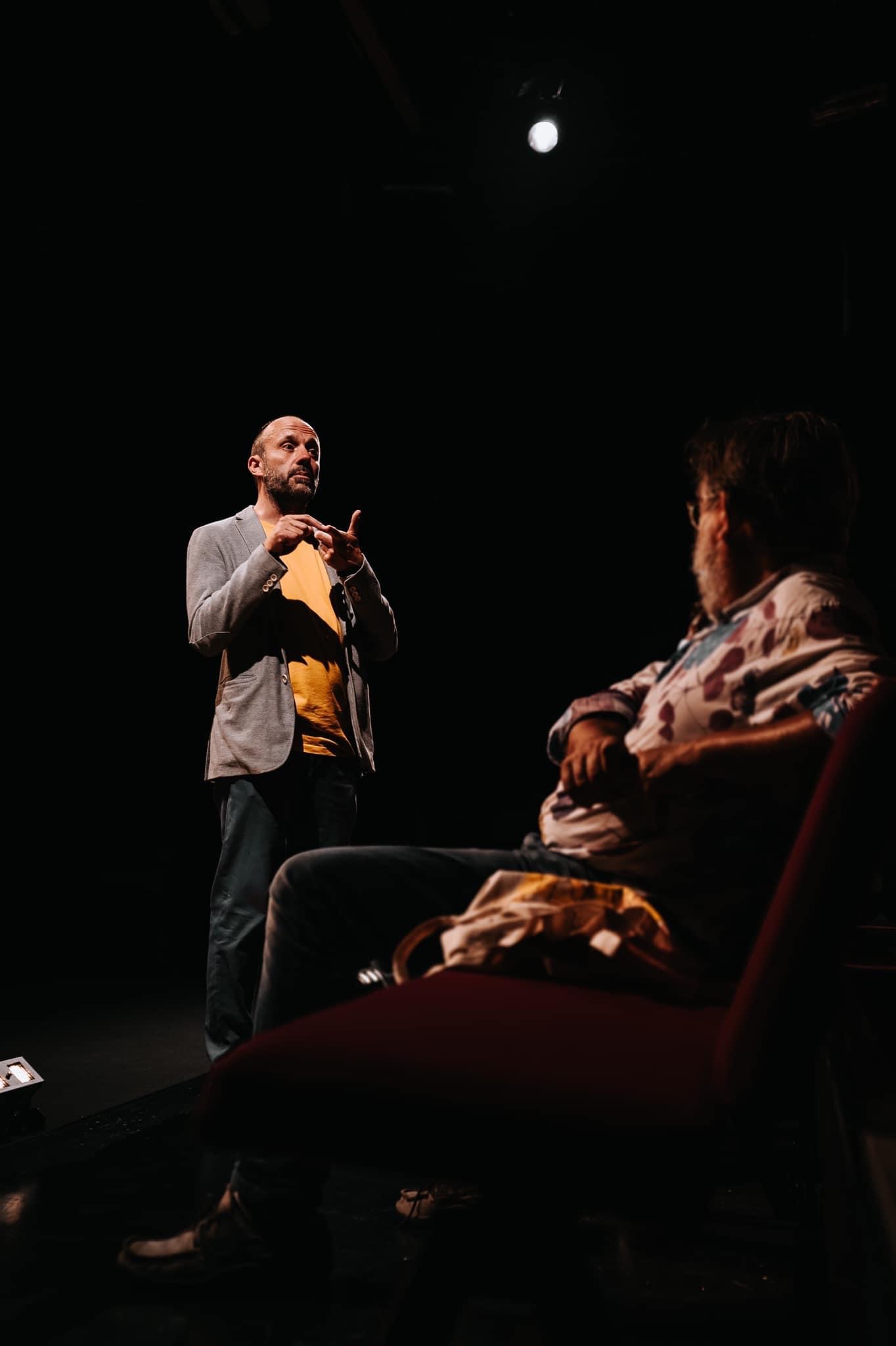 « Un silence ordinaire » par l’Inti Théâtre ©️ J. Van Belle - WBI « Un silence ordinaire » par l’Inti Théâtre