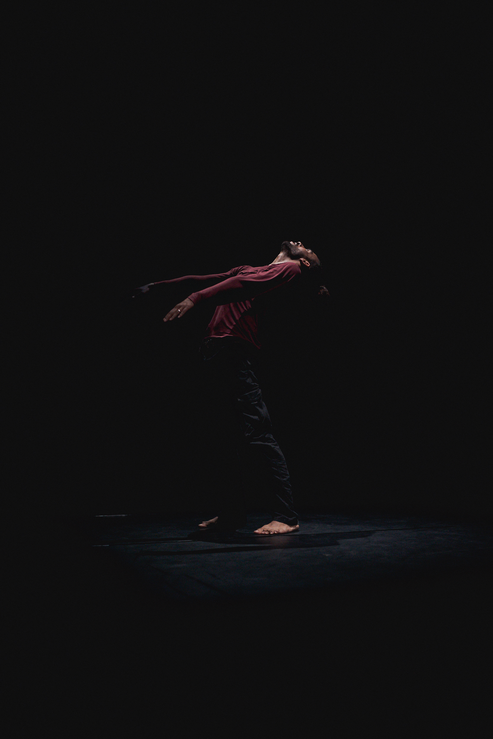 Performance de Julien Carlier et Wajdi Gagui lors de l’ouverture du festival ©️ J. Van Belle - WBI Performance de Julien Carlier et Wajdi Gagui lors de l’ouverture du festival