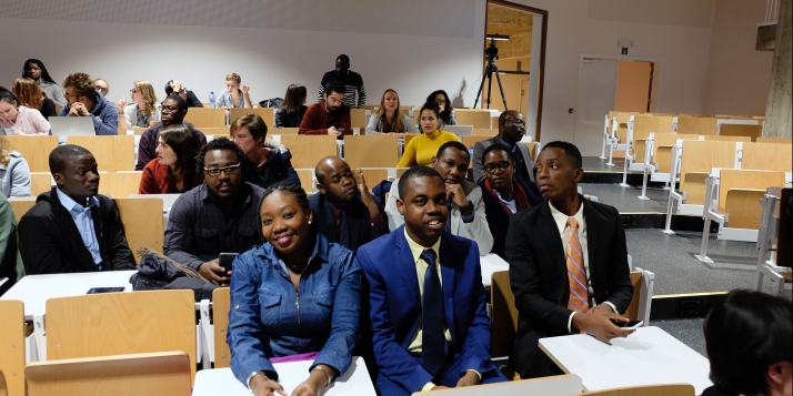 Table-ronde "Enjeux et difficultés du journalisme dans les Etats fragiles: Focus Haïti"