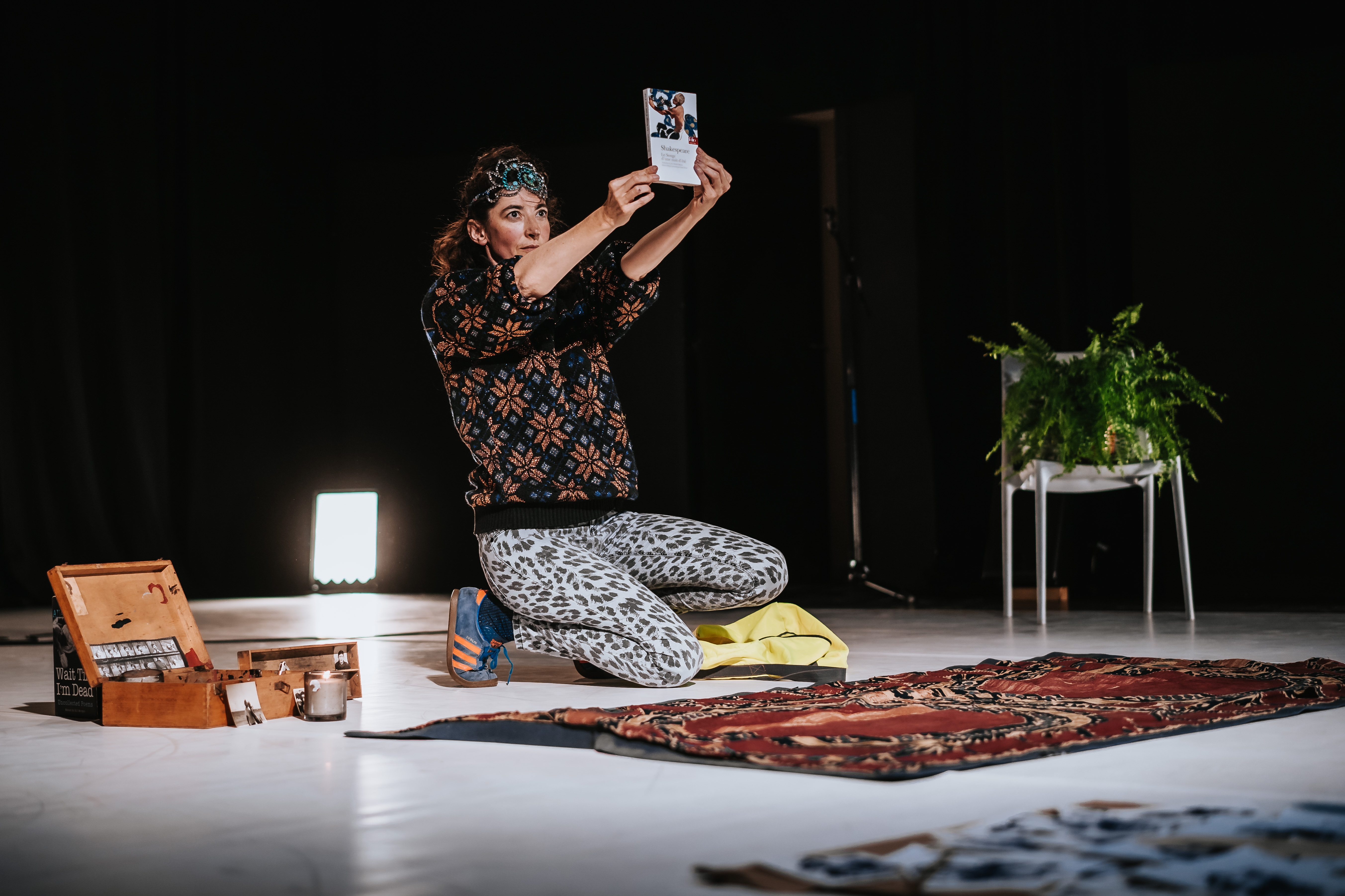 "Lost in Ballets russes" par Lara Barsacq ©️ J. Van Belle - WBI "Lost in Ballets russes" par Lara Barsacq
