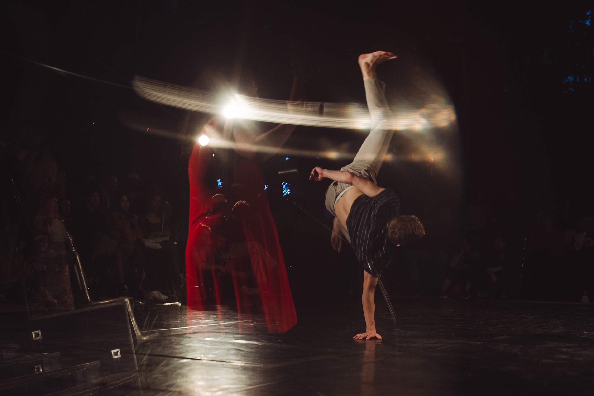 « Trajectoires » par la Cie Abis - Julien Carlier ©️ J. Van Belle - WBI « Trajectoires » par la Cie Abis - Julien Carlier