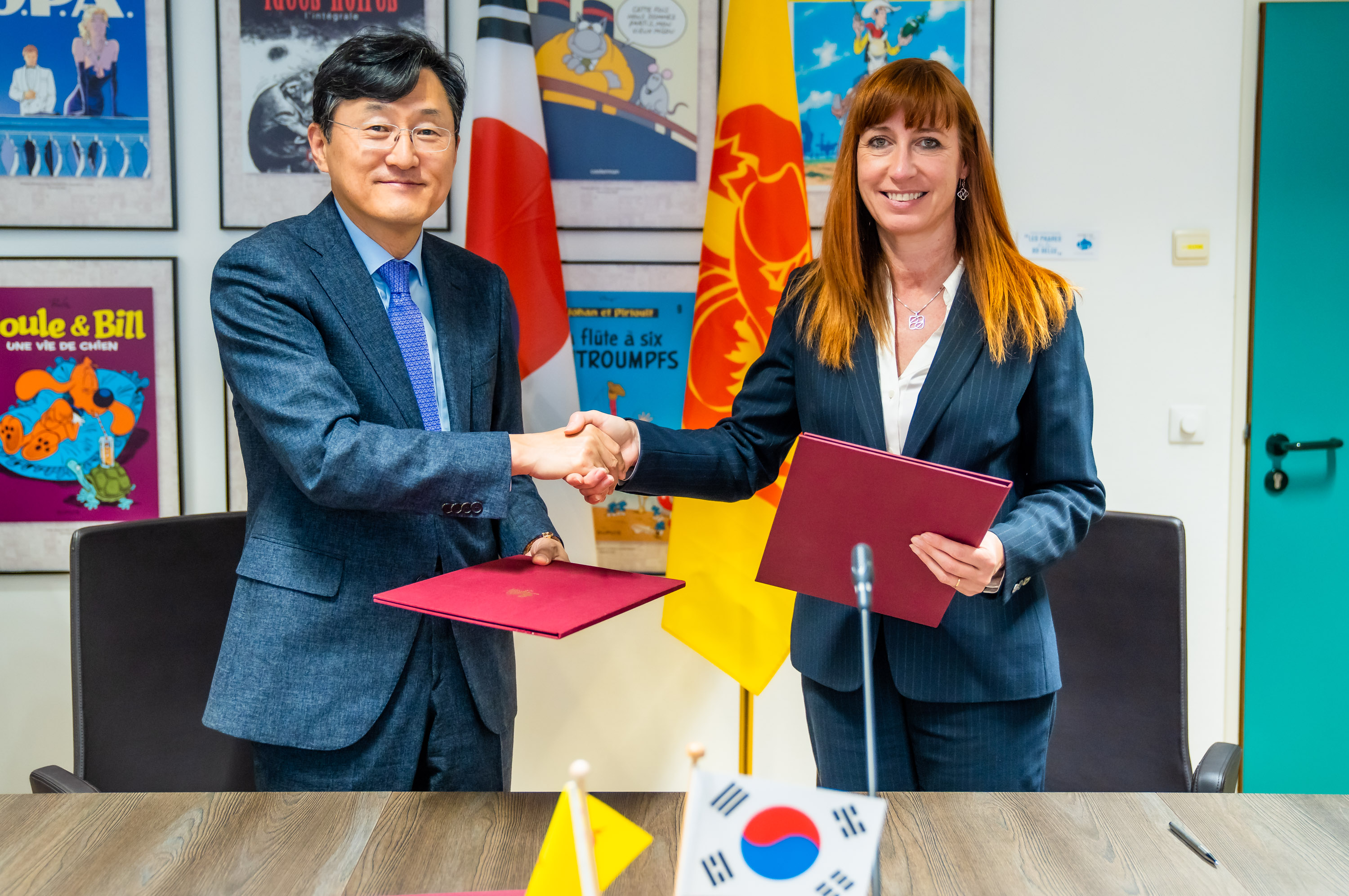 M. Yoon Soongu, Ambassadeur de la République de Corée en Belgique et Mme Delcomminette, Administratrice générale de WBI - © J.VAN BELLE - WBI M. Yoon Soongu, Ambassadeur de la République de Corée en Belgique et Mme Delcomminette, Administratrice générale de WBI - © J.VAN BELLE - WBI
