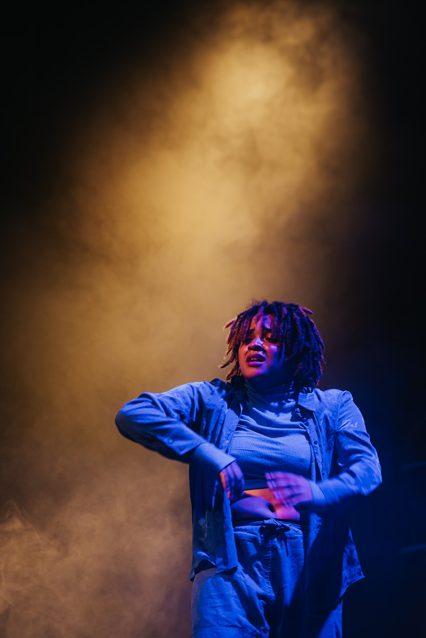 « Angles morts » par Joëlle Sambi ©️ J. Van Belle - WBI « Angles morts » par Joëlle Sambi