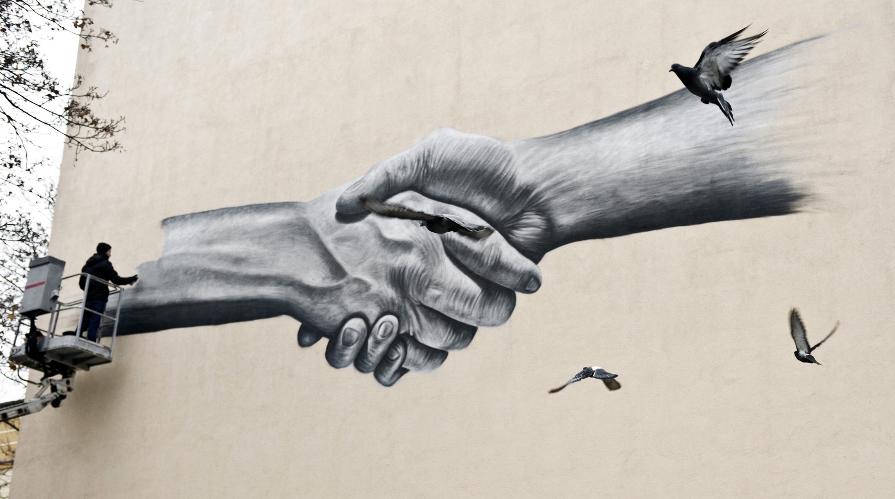 NOIR artist - Mural painting - Warsaw - Poland NOIR artist - Mural painting - Warsaw - Poland