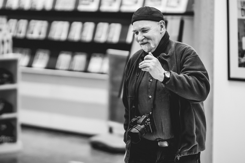Le photographe Jim Sumkay (c) J. Van Belle - WBI Le photographe Jim Sumkay (c) J. Van Belle - WBI