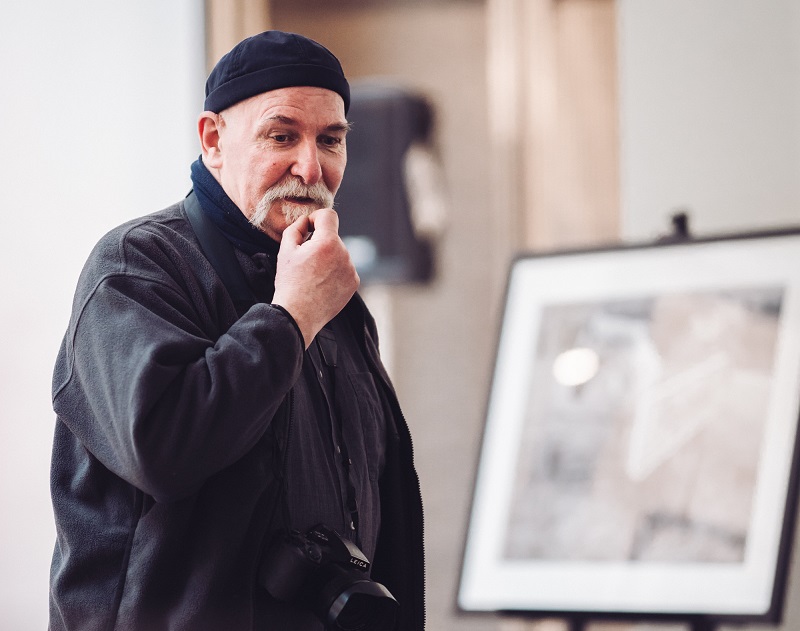 Le photographe Jim Sumkay (c) J. Van Belle - WBI Le photographe Jim Sumkay (c) J. Van Belle - WBI