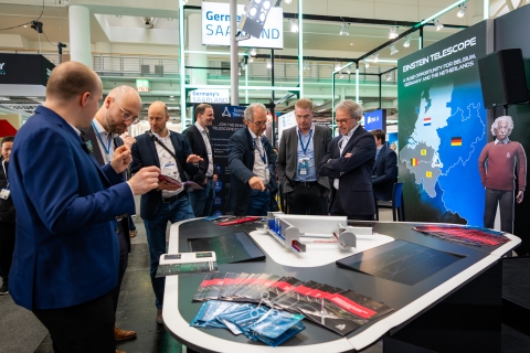 Présentation du projet du Télescope Einstein à la Hanover Messe 2025 © E. Meunier - WBI