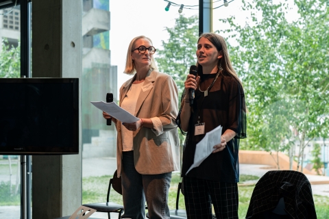 Séverine Latour, Coordinatrice de WBTD et Julia Reist du Flanders Arts Institute © E. Meunier - WBI Séverine Latour, Coordinatrice de WBTD et Julia Reist du Flanders Arts Institute © E. Meunier - WBI