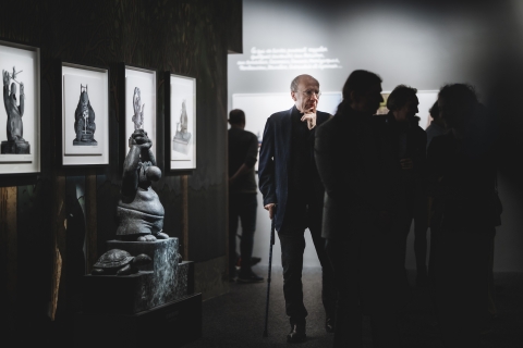 Visite de l’exposition "Geluck expose Le Chat" en présence de Philippe Geluck ©️ J. Van Belle - WBI