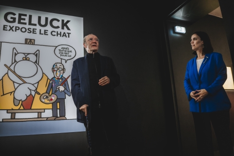 Visite de l’exposition "Geluck expose Le Chat" en présence de Philippe Geluck et de la Ministre-Présidente de la FWB ©️ J. Van Belle - WBI 