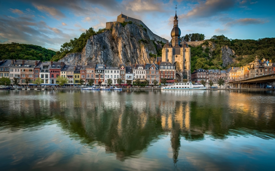  La Citadelle et la Collégiale Notre-Dame de Dinant © WBT – Anibal Trejo