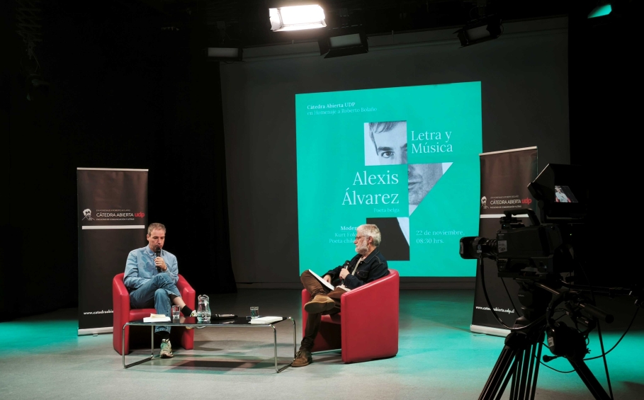 Alexis Alvarez interviewé par Kurt Folch dans le cadre de la chaire en hommage à Roberto Bolaño (c) DGWB au Chili