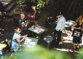 Rencontre professionnelle "Au bord de l'aube" aux rencontres de la photographie d'Arles ©️ J. Van Belle - WBI