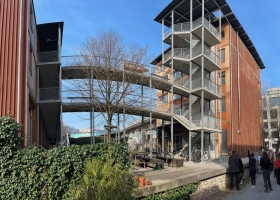 Photo du projet Grübenstrasse, à Zurich, qui consiste en la transformation et en l’extension d’un ancien bâtiment industriel © Christian Du Brulle