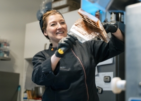 Photo de Mélanie, fondatrice de la chocolatière