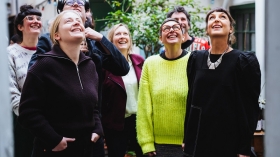 Le collectif de Petticoat Government (Denicolai & Provoost · Antoinette Jattiot · Nord · Spec uloos) et la Ministre de la Culture Bénédicte Linard (c) WBI - J. Van Belle