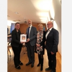 Sophie Delettre, Bourgmestre de Spa, Jean-Joël Schittecatte, Ambassadeur de Belgique auprès de l’UNESCO et l’OCDE, Fabienne Reuter, Déléguée générale Wallonie-Bruxelles à Paris, et Paul Mathy, échevin à Spa Sophie Delettre, Bourgmestre de Spa, Jean-Joël Schittecatte, Ambassadeur de Belgique auprès de l’UNESCO et l’OCDE, Fabienne Reuter, Déléguée générale Wallonie-Bruxelles à Paris, et Paul Mathy, échevin à Spa